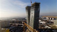 Nejvyšší bod, tedy 104 metrů nad zemí, už stavba dosáhla na začátku letošního... Nejvyšší bod, tedy 104 metrů nad zemí, už stavba dosáhla na začátku letošního...