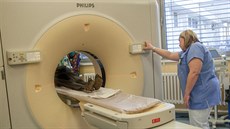Mumie barona Trencka, kterou vyzvedli kvůli skenování z kapucínské hrobky (25.... Mumie barona Trencka, kterou vyzvedli kvůli skenování z kapucínské hrobky (25....