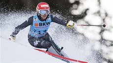 Italská lyžařka Federica Brignoneová v kombinačním závodě v Crans Montaně. Italská lyžařka Federica Brignoneová v kombinačním závodě v Crans Montaně.