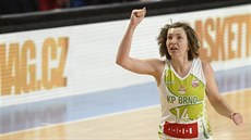 Tereza Pecková z KP Brno sleduje, jak dopadne její střelecký pokus. Tereza Pecková z KP Brno sleduje, jak dopadne její střelecký pokus.