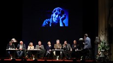 Na plátno se promítaly fotky a videa s Lubou Skořepovou (20.2.2017). Na plátno se promítaly fotky a videa s Lubou Skořepovou (20.2.2017).