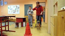 Hana Radovesnická chodí se svými psy pravidelně i mezi postižené děti. Ty pod... Hana Radovesnická chodí se svými psy pravidelně i mezi postižené děti. Ty pod...
