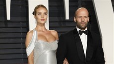 Rosie Huntington-Whiteleyová a Jason Statham (Beverly Hills, 26. února 2017)