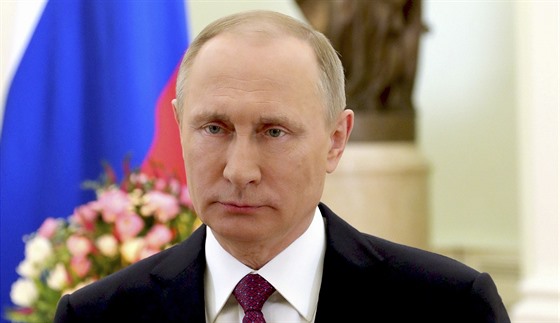 Ruský prezident Vladimir Putin pogratuloval enám k MD (8. bezna 2017)