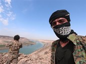 Bojovnci SDF u Eufratu (8. bezna 2017)