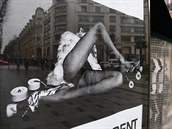 Kampa Yves Saint Laurent s dvkami v provokativnch pzch vyvolala pohoren....
