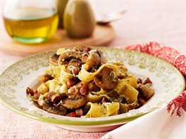 Pappardelle se slaninou a ampiony