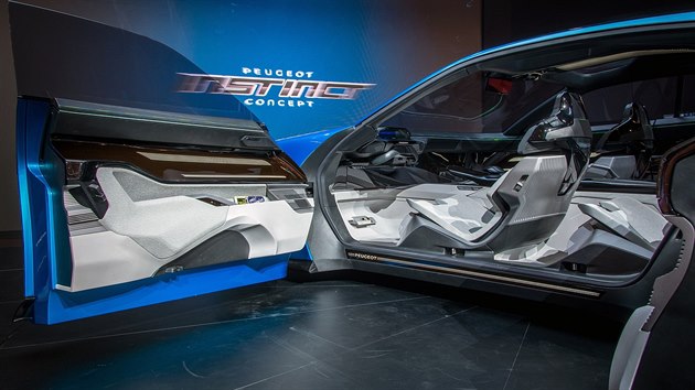 Koncept Peugeot Instinct na enevskm autosalonu