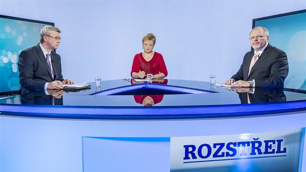 Karel Havlek z Asociace malch a stednch podnik a ivnostnk  (vlevo) a podnikatel Radomil Bbek v diskusnm poadu Rozstel. (1. bezna 2017)