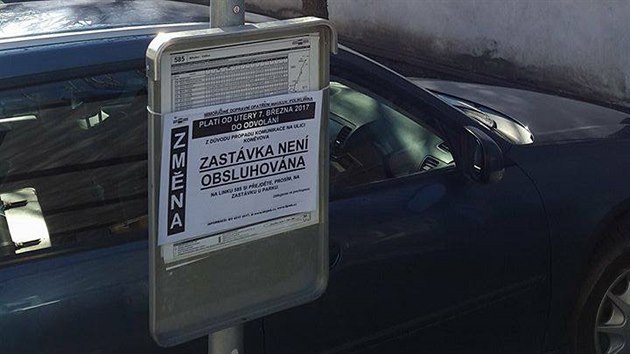 V Mikulov se propadl kus chodnku do jednoho z vinnch sklep, kolem postienho msta nesm jezdit nkladn vozy ani autobusy.