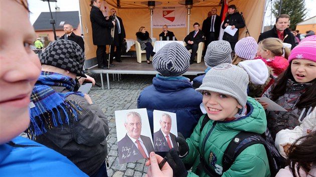 Prezident Milo Zeman na setkn s obany v obci Krsn v Karlovarskm kraji (3. bezna 2017)