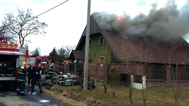 Por rodinnho domu v Dolnm Vlki na Plzesku. (1. bezna 2017)