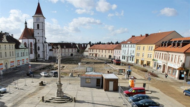 Rekonstrukce námstí Míru v Horaovicích. (2. bezna 2017)