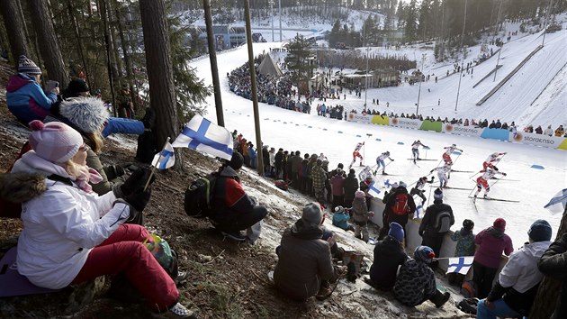 Fanouci bhem enskho zvodu na 30 km voln na mistrovstv svta v Lahti