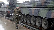 Nmecká bojová vozidla Marder v litevském etokai (24. února 2017)