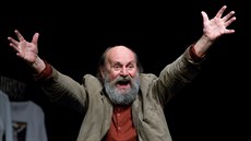 Václav Helšus slaví sedmdesáté narozeniny a do důchodu se ještě nechystá. Václav Helšus slaví sedmdesáté narozeniny a do důchodu se ještě nechystá.