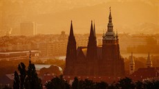 Takzvaný Molochov (za katedrálou sv. Víta) na Letenské pláni v Praze