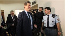 Bývalý náměstek vysočinského hejtmana Libor Joukl (v popředí) a šéf krajských... Bývalý náměstek vysočinského hejtmana Libor Joukl (v popředí) a šéf krajských...