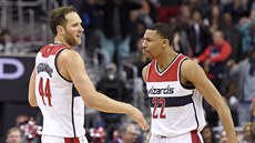 Bojan Bogdanovič (vlevo) a Otto Porter z Washingtonu v utkání s Orlandem. Bojan Bogdanovič (vlevo) a Otto Porter z Washingtonu v utkání s Orlandem.