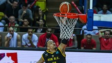 Mike Dixon z AEK Atény smečuje proti AS Monaco. Mike Dixon z AEK Atény smečuje proti AS Monaco.