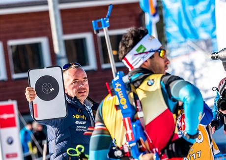 Martin Fourcade pi nstelu ped sthacm zvodem v Kontiolahti.