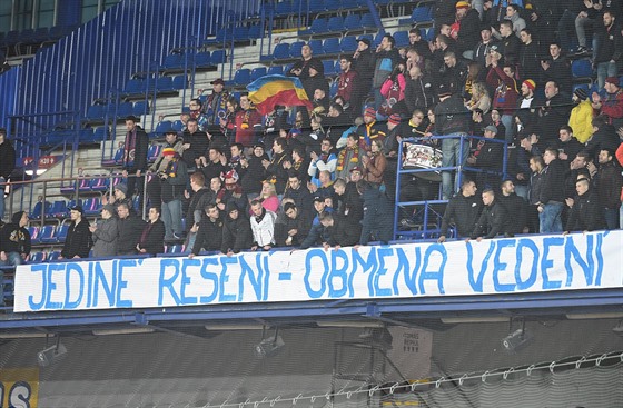 Sparantí fanouci v minulém zápase proti Zlínu protestovali proti vedení klubu. Pouili vak i zakázanou pyrotechniku a Sparta za to te dostala trest.