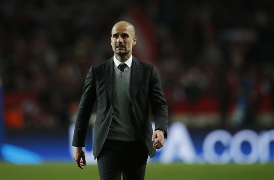 PRVNÍ KONEC V OSMIFINÁLE. Trenér Manchesteru City Pep Guardiola poznal prvn v...