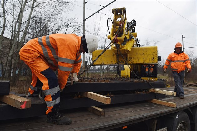 Tramvajové mosty na Plzeské ulici v Ostrav, které jsou ve patném stavu, se...