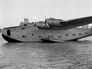 Velký létající lun Boeing 314 s doletem tém 6000 km umonil v roce 1939...