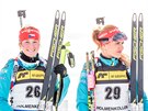 Gabriela Koukalová (vpravo) a Veronika Vítková po sprintu v Oslu