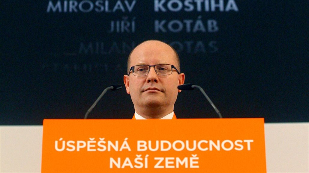 Premiér Bohuslav Sobotka během projevu na sjezdu ČSSD v Brně. (10. března 2017) Premiér Bohuslav Sobotka během projevu na sjezdu ČSSD v Brně. (10. března 2017)