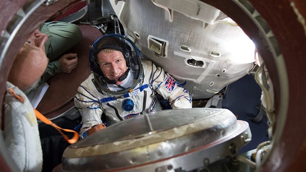 Umt zachzet s toaletou je jednou ze zkladnch vc, kter se kosmonaut mus nauit. Uil se to i britsk astronaut Tim Peake.