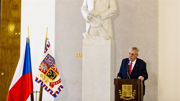 Prezident Milo Zeman oznmil veejnosti mysl uchzet se o druh funkn obdob (10. bezna 2017).