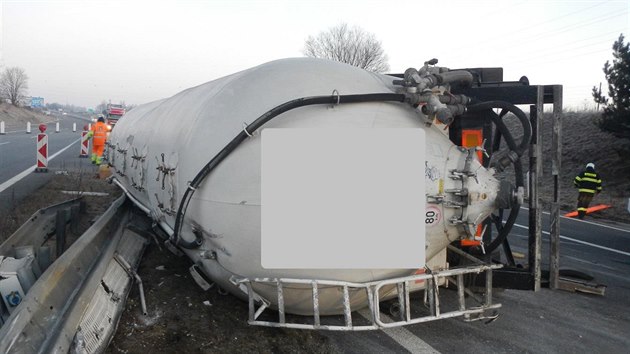 Nehoda cisterny na dlnice D3 u Tbora.