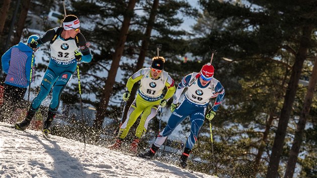 Michal Krm (vpravo) na trati sprintu v Oslu