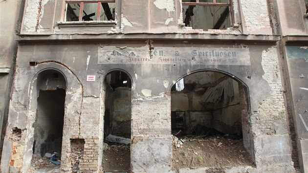 Zdevastovan domy v st nad Labem v ulici Na Nivch