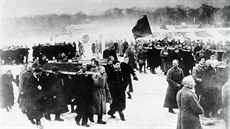 Scéna z únorové revoluce 1917 v Rusku