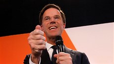 éf VVD Mark Rutte zdraví své píznivce po oznámení odhad výsledk...