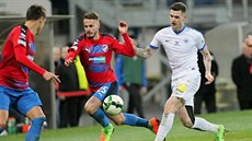 Plzeňský záložník Jakub Hromada (s číslem 25) v utkání proti Liberci Plzeňský záložník Jakub Hromada (s číslem 25) v utkání proti Liberci