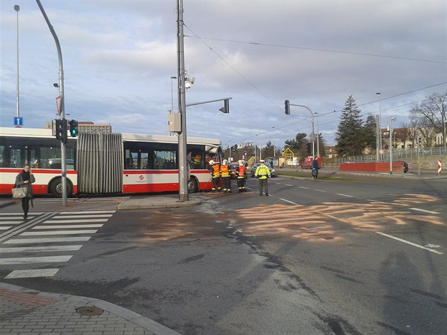 Nehoda na Veleslavín