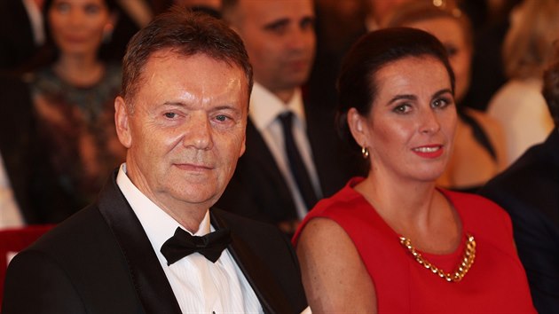 Roman Berbr a Dagmar Damková při slavnostním vyhlašování ankety Fotbalista roku. Roman Berbr a Dagmar Damková při slavnostním vyhlašování ankety Fotbalista roku.