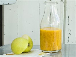 Mangov smoothie s jablky