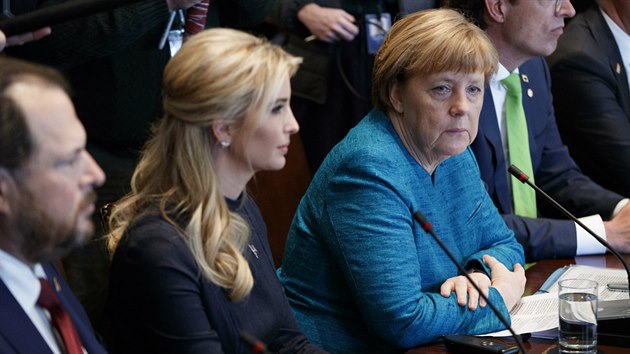 Ivanka Trumpov a Angela Merkelov pi jednn v Blm dom (17. bezna 2017)