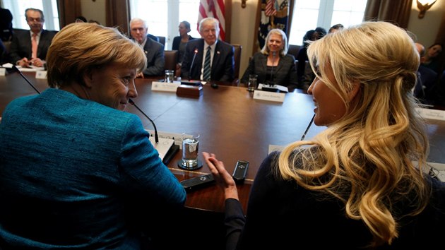 Ivanka Trumpov a Angela Merkelov pi jednn v Blm dom (17. bezna 2017)