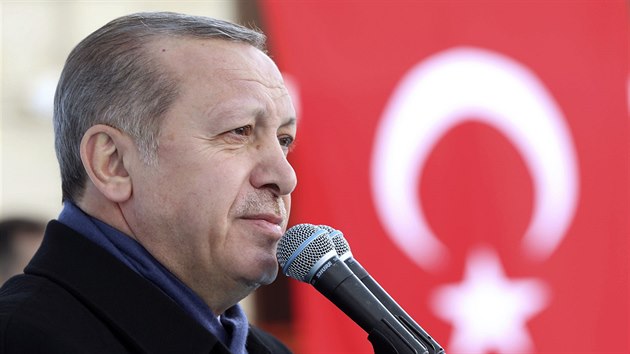 Tureck prezident Recep Tayyip Erdogan na mtinku v Eskisehiru (17. bezna 2017)