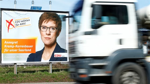 Billboard kandidtky CDU v Srsku Annegret Krampov-Karrenbauerov (23. bezna 2017)