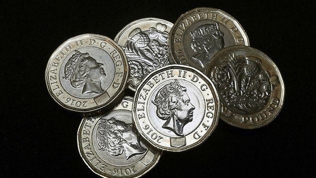 Nov britsk jednolibrov mince. (28. bezna 2017)
