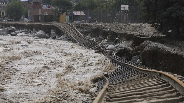 Peru se v poslednch tdnech potk s nejhormi povodnmi za poslednch 20 let (19. bezna 2017)