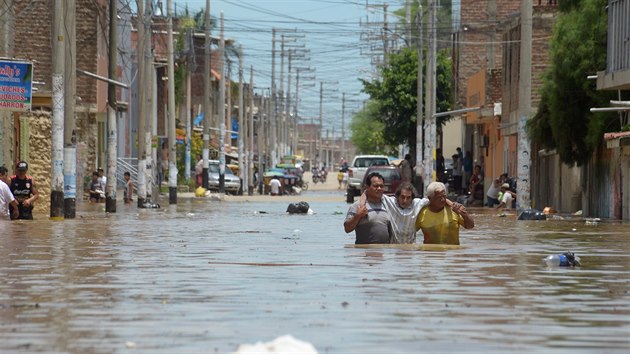 Peru se v poslednch tdnech potk s nejhormi povodnmi za poslednch 20 let (27. bezna 2017)