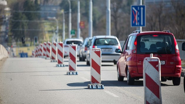 Oprava nadjezdu ve Zln.